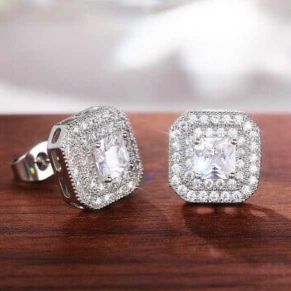 NWT DIAMOND LUXURY Sterling silver Stud Earrings - Picture 4 of 4